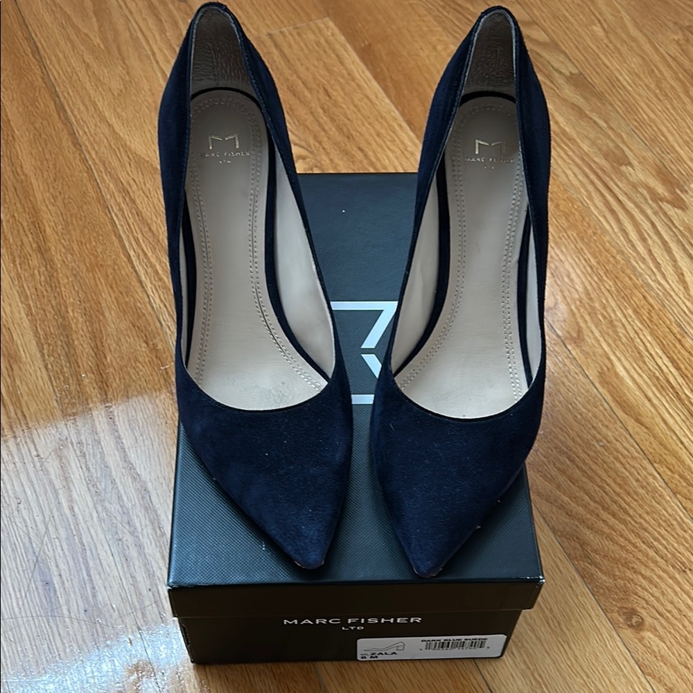 Marc Fisher Blue SUEDE size 8 with box